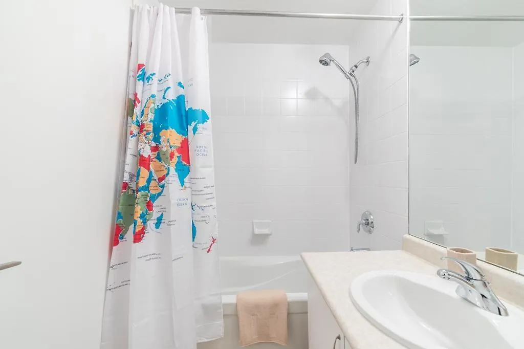 Stunning Top Floor Lake View Studio Near Cn Tower Apartment Toronto Canada