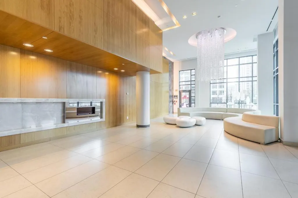 Stunning Top Floor Lake View Studio Near Cn Tower Apartment Toronto